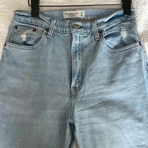 Abercrombie 90s Straight Ultra High Rise